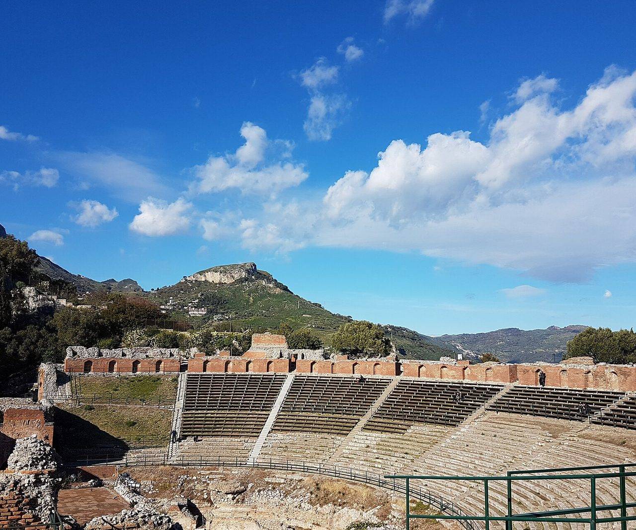 Taormina: The Sicilian Embrace for Lovers